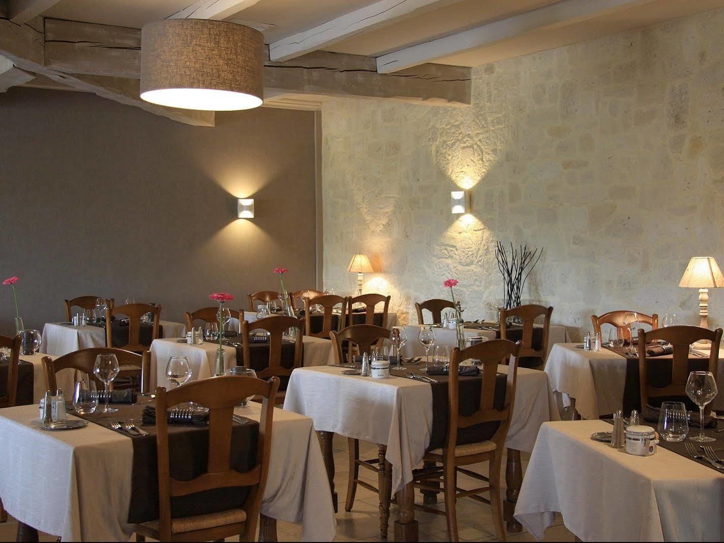 Logis Hotel Restaurant La Porte Des Cevennes アンデューズ エクステリア 写真