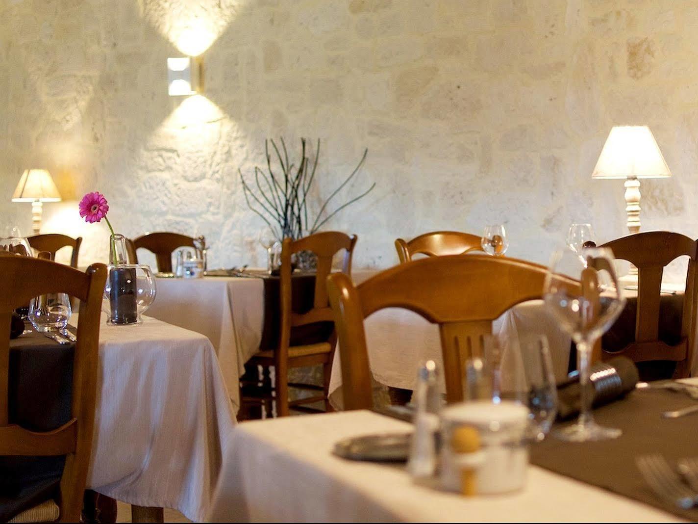 Logis Hotel Restaurant La Porte Des Cevennes アンデューズ エクステリア 写真